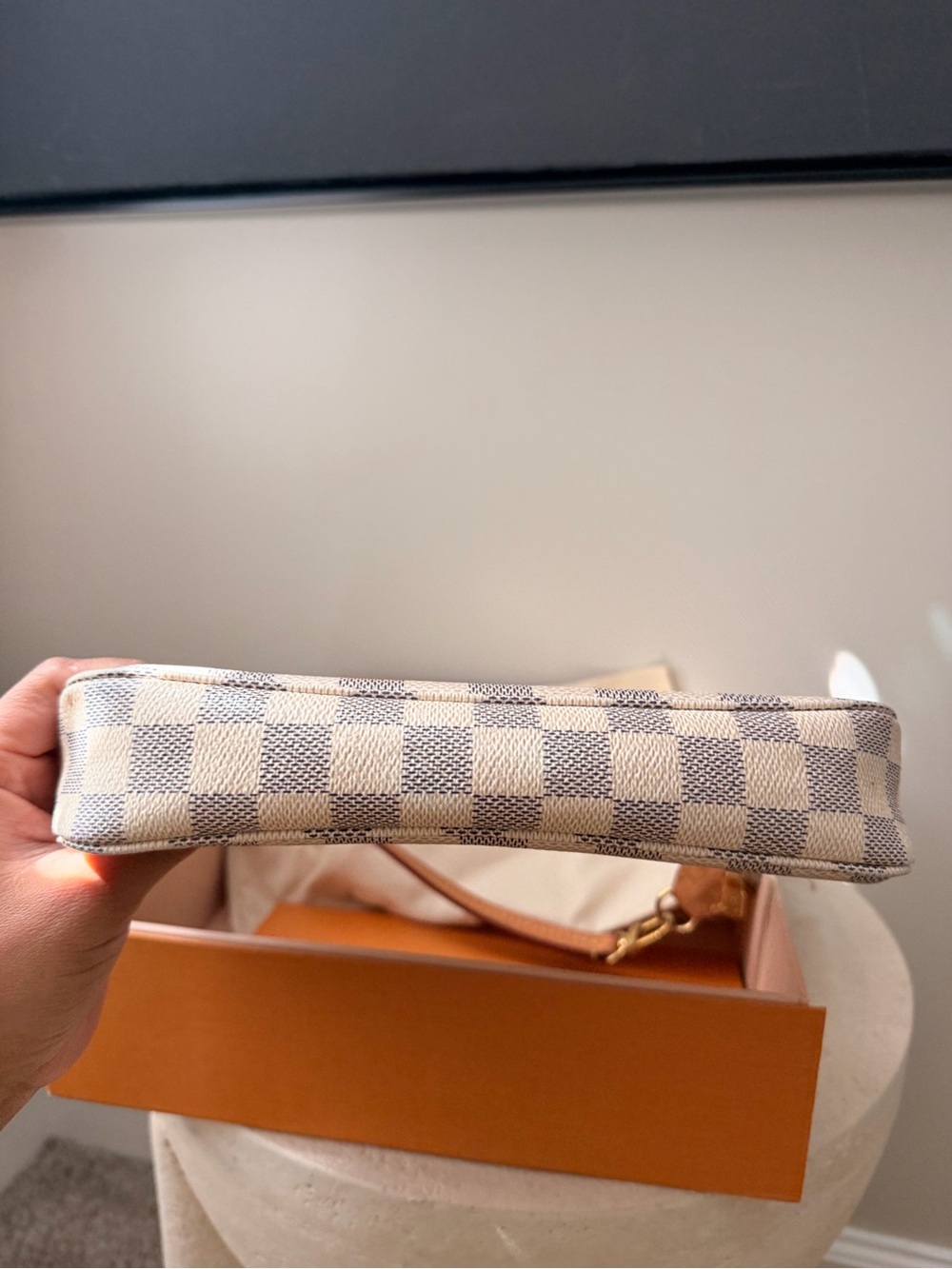 Louis Vuitton Damier Azur Shoulder Bag - Picture 6 of 9